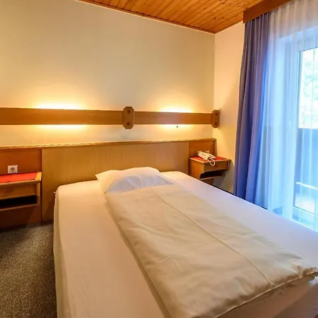 & Taferne Szálloda 3*